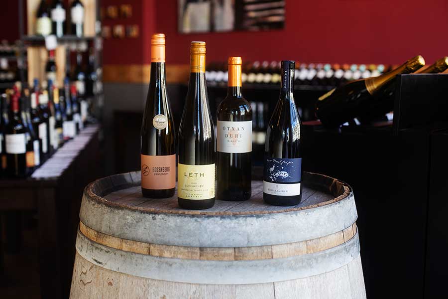 Wein_auf-Fass_900x600
